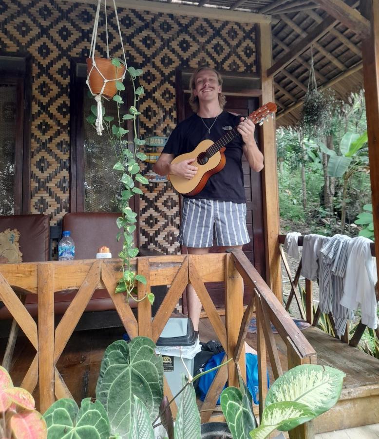 Anik Homestay & Dormy Batukaras מראה חיצוני תמונה